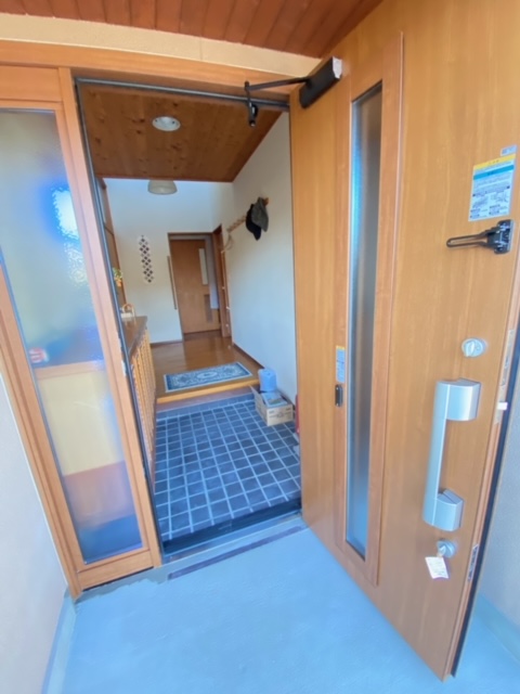 玄関ドア改修工事　東御市